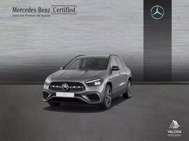 Mercedes-Benz Clase GLA 200 d AMG Line (EURO 6d) Mercedes-Benz Clase GLA 200 d AMG Line (EURO 6d)