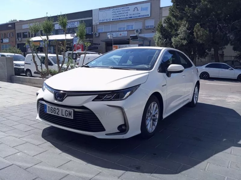 Toyota Corolla 1.8 125H ACTIVE TECH E-CVT SEDAN
