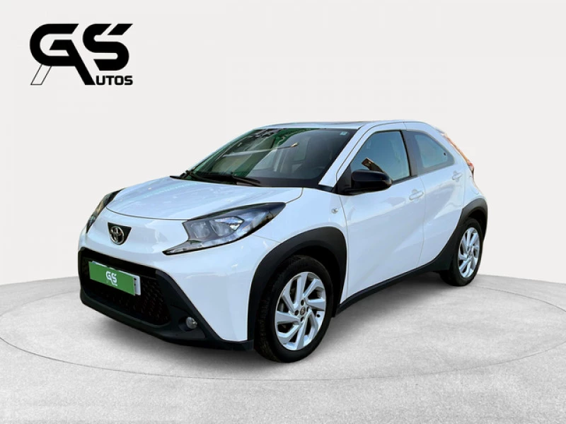 Toyota Aygo X Cross 1.0 VVT-I Play 53 kW (72 CV) Toyota Aygo X Cross 1.0 VVT-I Play 53 kW (72 CV)