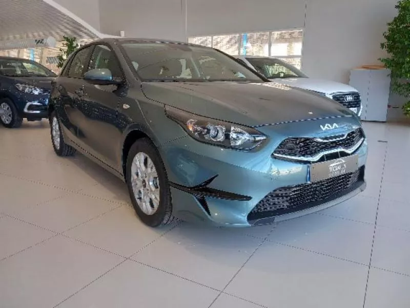 Kia Ceed 1.0 T-GDi 74kW (100CV) Concept Kia Ceed 1.0 T-GDi 74kW (100CV) Concept