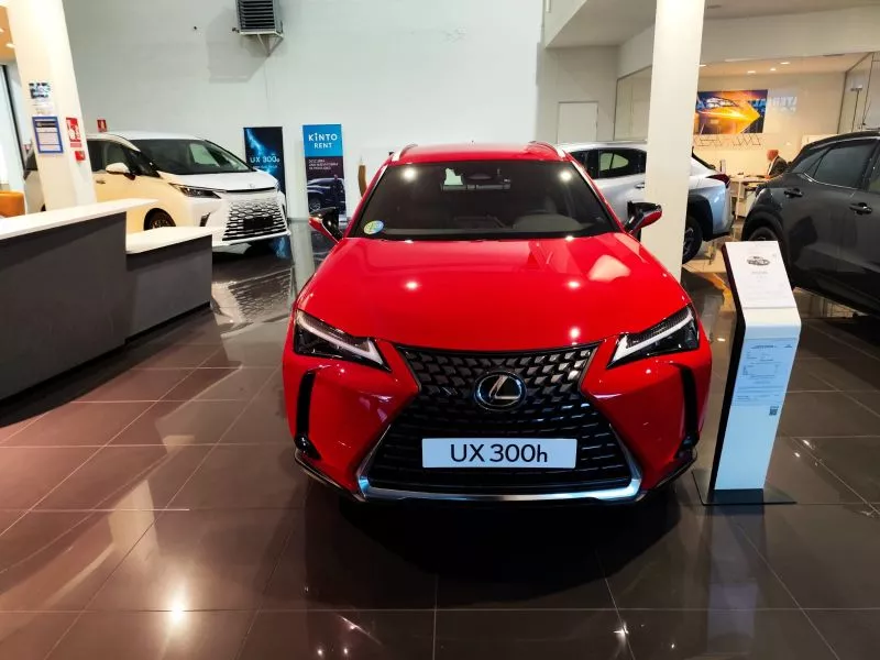 Lexus UX 2.0 300h UX Plus