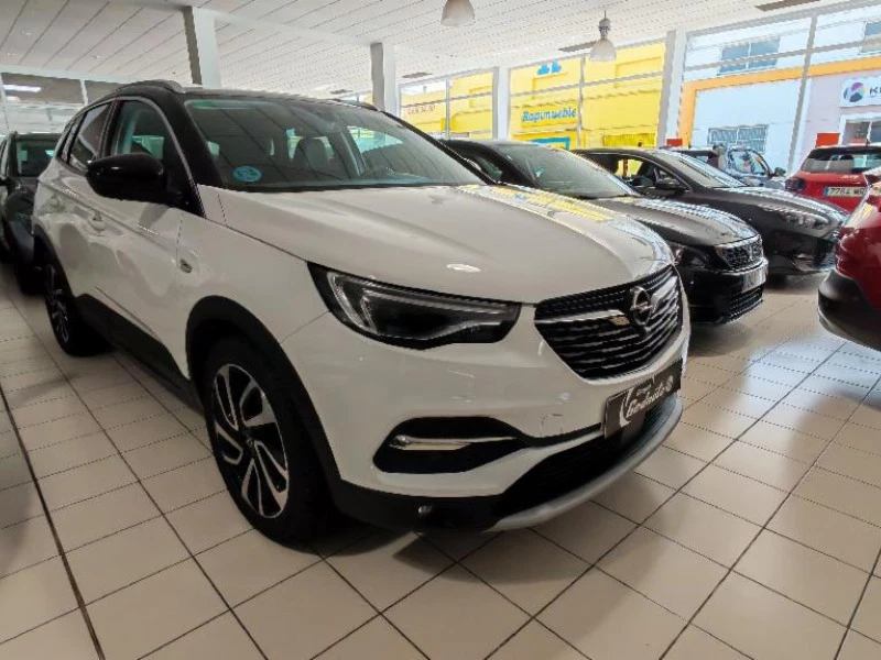 Opel Grandland X 1.2 TURBO ULTIMATE 5P Opel Grandland X 1.2 TURBO ULTIMATE 5P