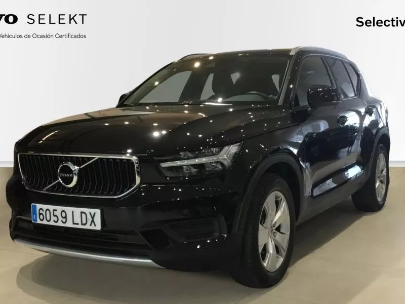 Volvo XC40 D3 MOMENTUM PRO AUTO. Volvo XC40 D3 MOMENTUM PRO AUTO.