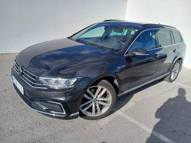 Volkswagen Passat Variant GTE 1.4 TSI e-Power 115kW + 85kW Volkswagen Passat Variant GTE 1.4 TSI e-Power 115kW + 85kW