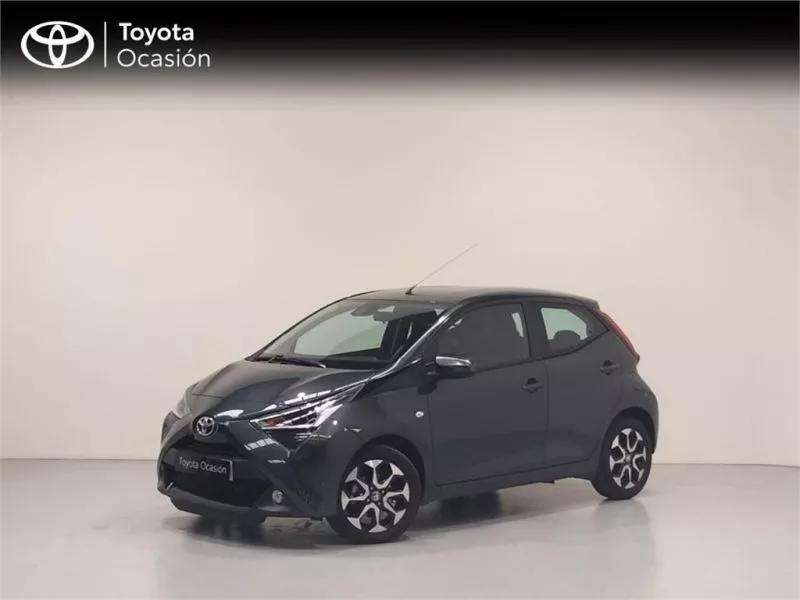 Toyota Aygo 5P x-play 70 Manual