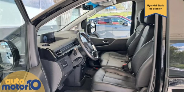 interior Hyundai Staria