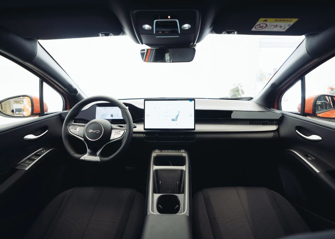 BYD dolphin G interior