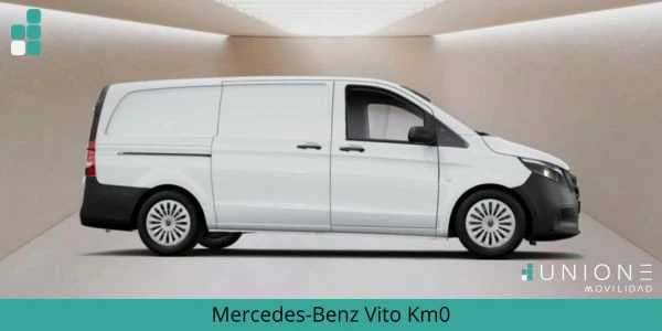 Mercedes benz Vito de color blanco