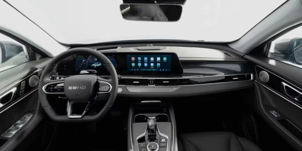 Interior de SUV Ebro 700