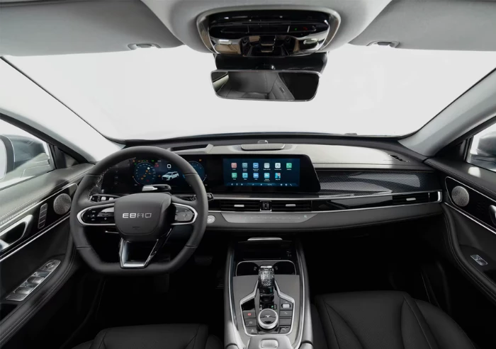 Interior de un SUV Ebro