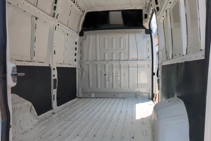 Interior de furgoneta Citroen Jumper