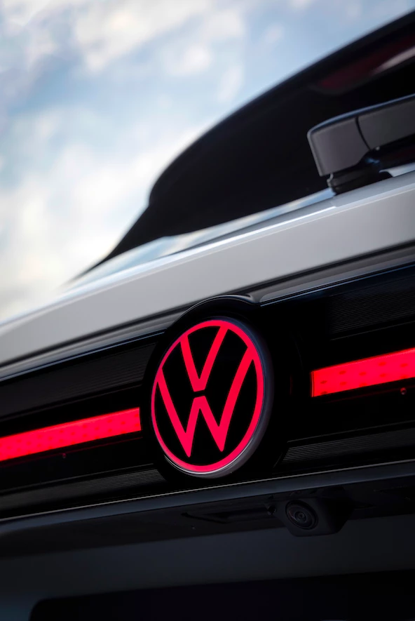 Logo iluminado de Volkswagen