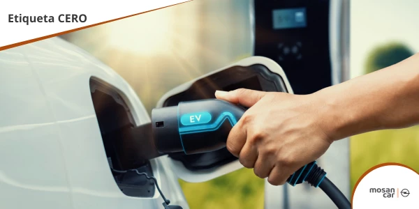 Recarga de un coche de ocasión eléctrico